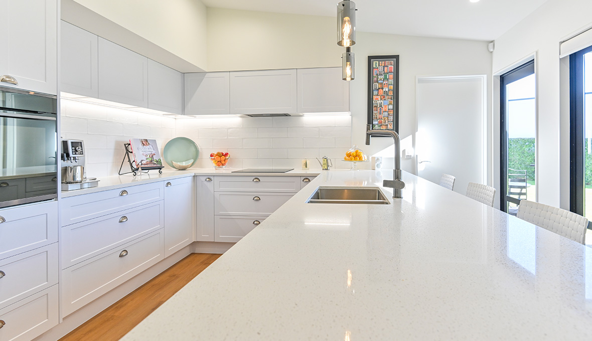 White kitche